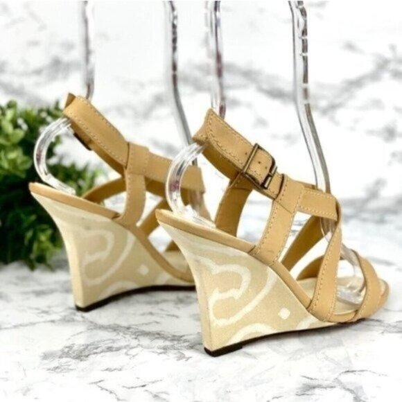 Manolo Blahnik Swirl Pattern Wedge Heel Sandal - Picture 4 of 10